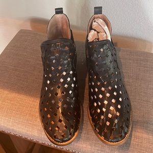 Musse & Cloud Calia Leather Perforated Festival Ankle booties - Never worn